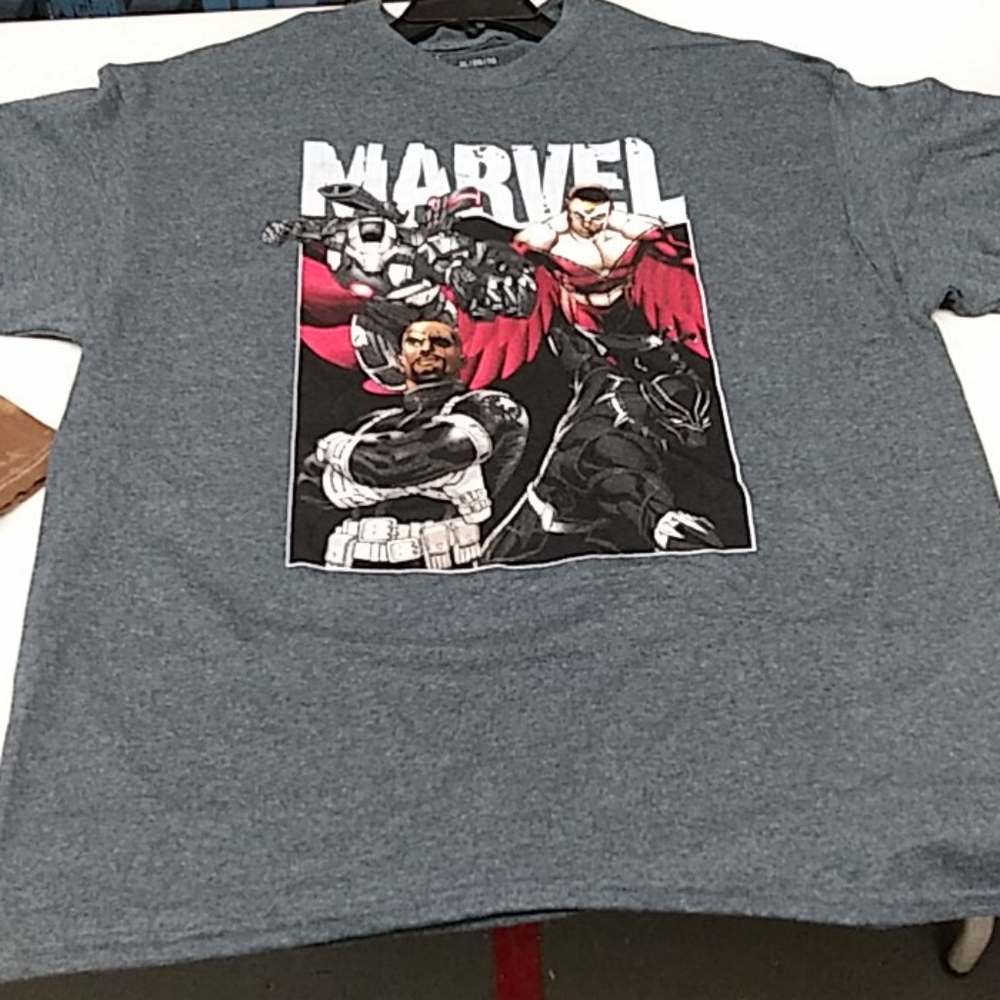 Brand new mens Marvel super heroes tee